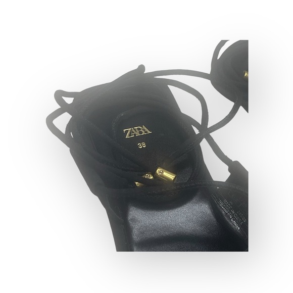 Deadstock: new Zara ❧ Embellished Flat Sandals ❧ Black Bright Gold Hardware ❧ 8M - Picture 13 of 16